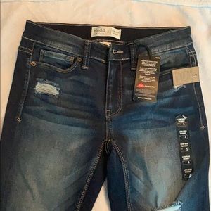 NWT Mudd jeans size 3 low rise skinny